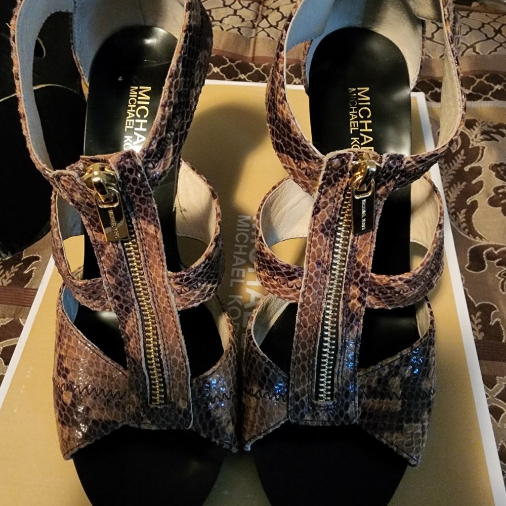 Shoes - Picture 2 of 2